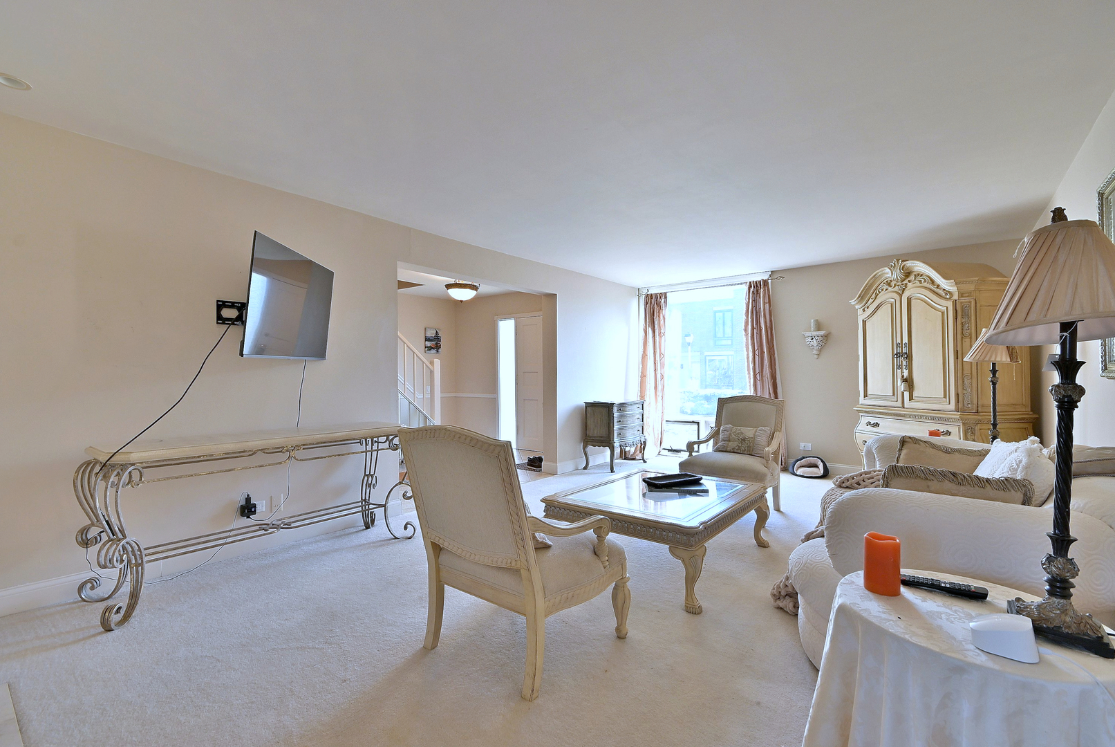 7 Birch Tree Court Elmhurst, IL 60126 - Photo 8 of 31 a living room with furniture and wooden floor