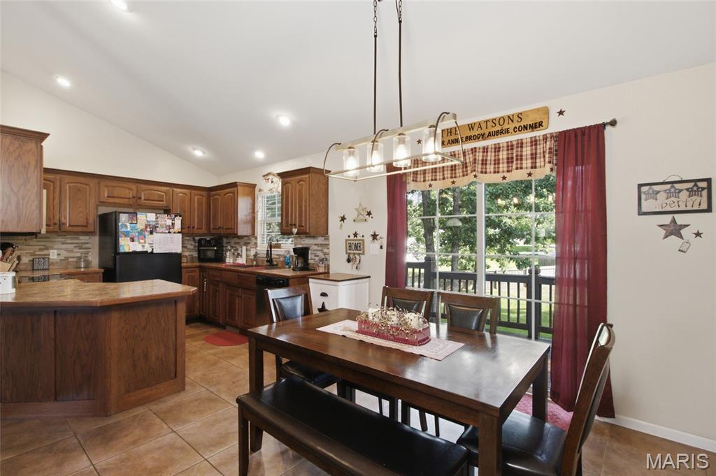 23023 Ruth Lane Waynesville, MO 65583 - Photo 7 of 42