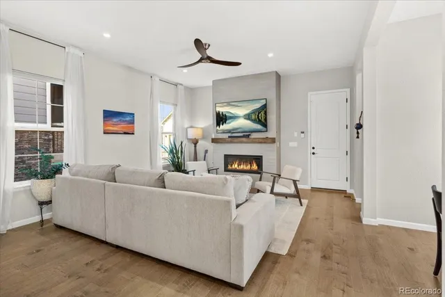 $915,000 | 1045 Brocade Drive, Highlands Ranch, CO 80126