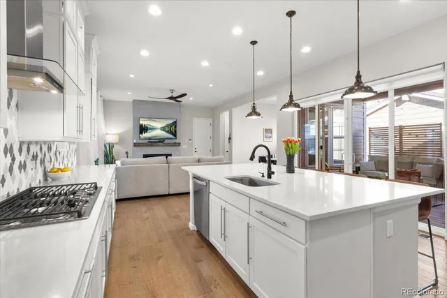 $915,000 | 1045 Brocade Drive, Highlands Ranch, CO 80126