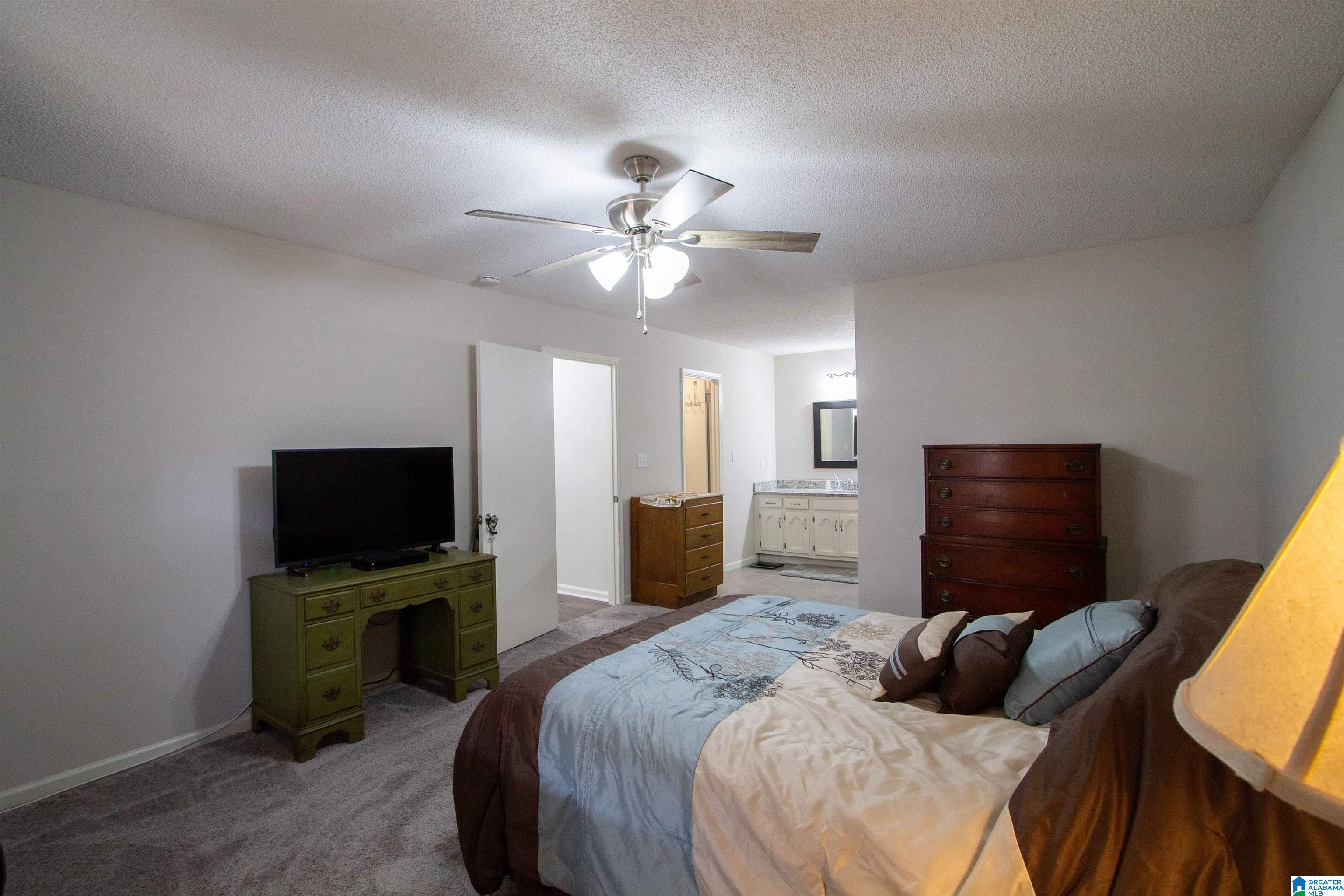 1822 Oakleaf Lane Birmingham, AL 35215 - Photo 14 of 28