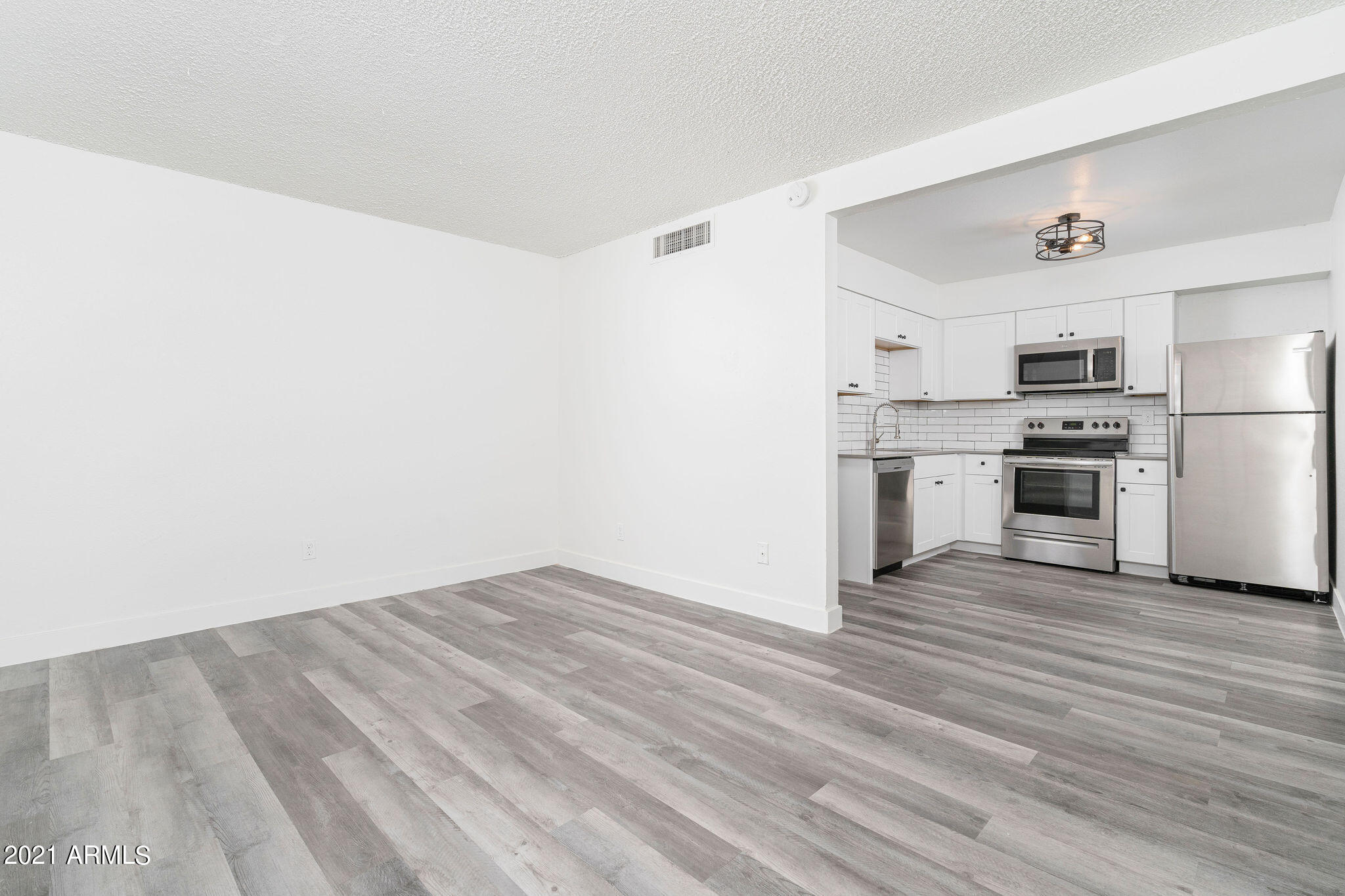 2201 East Cactus Road Phoenix, AZ 85022 - Photo 4 of 35 GSS09