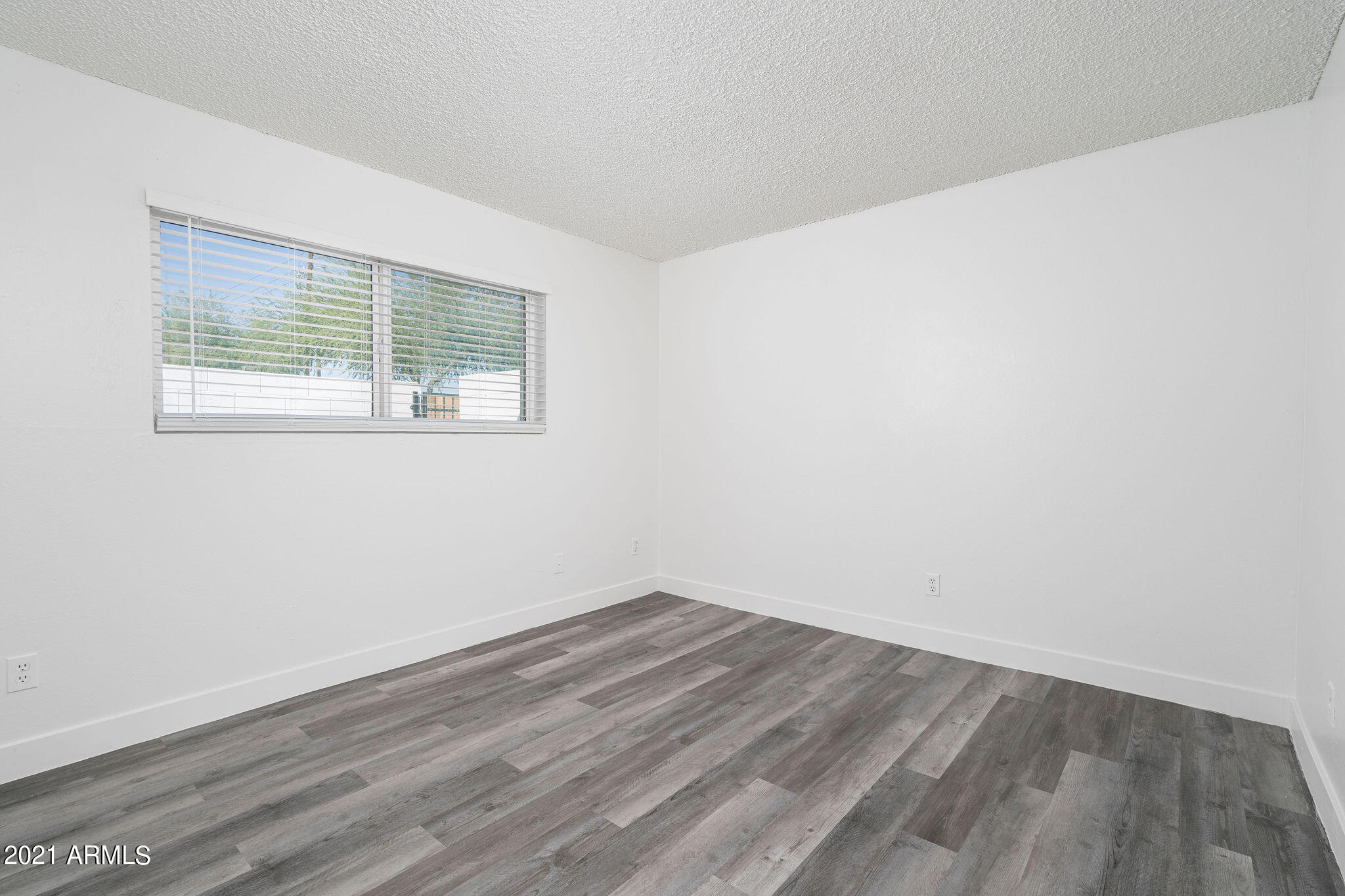2201 East Cactus Road Phoenix, AZ 85022 - Photo 7 of 35 GSS01