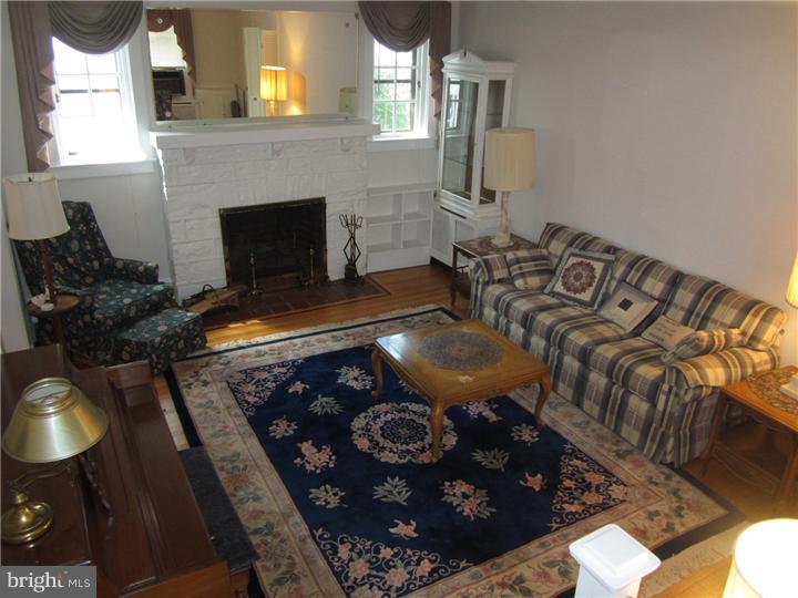 431 Sagamore Road Havertown, PA 19083 - Photo 7 of 25 Living Room
