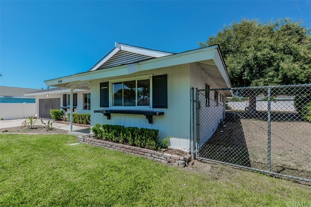 4349 Salerno Drive Riverside, CA 92503 - Photo 4 of 26