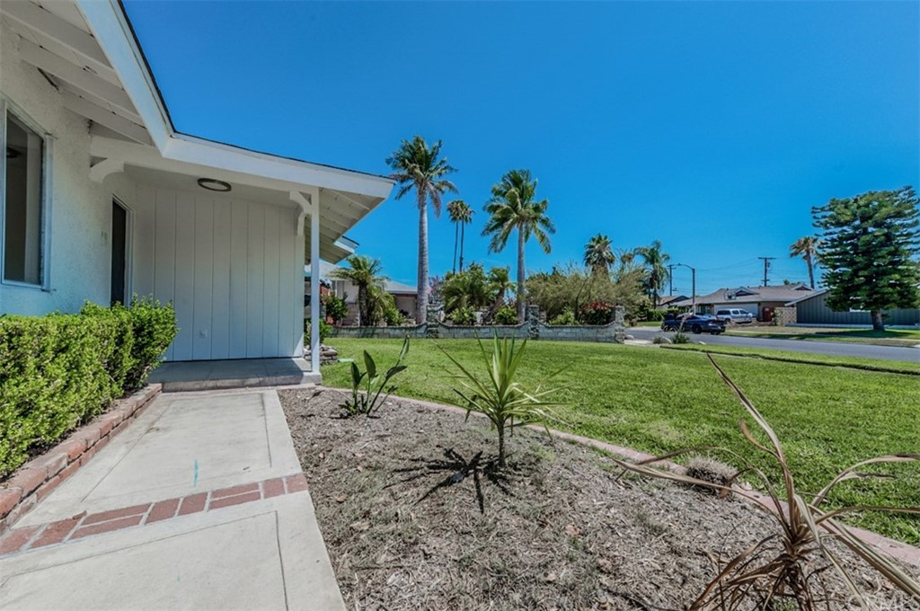 4349 Salerno Drive Riverside, CA 92503 - Photo 6 of 26