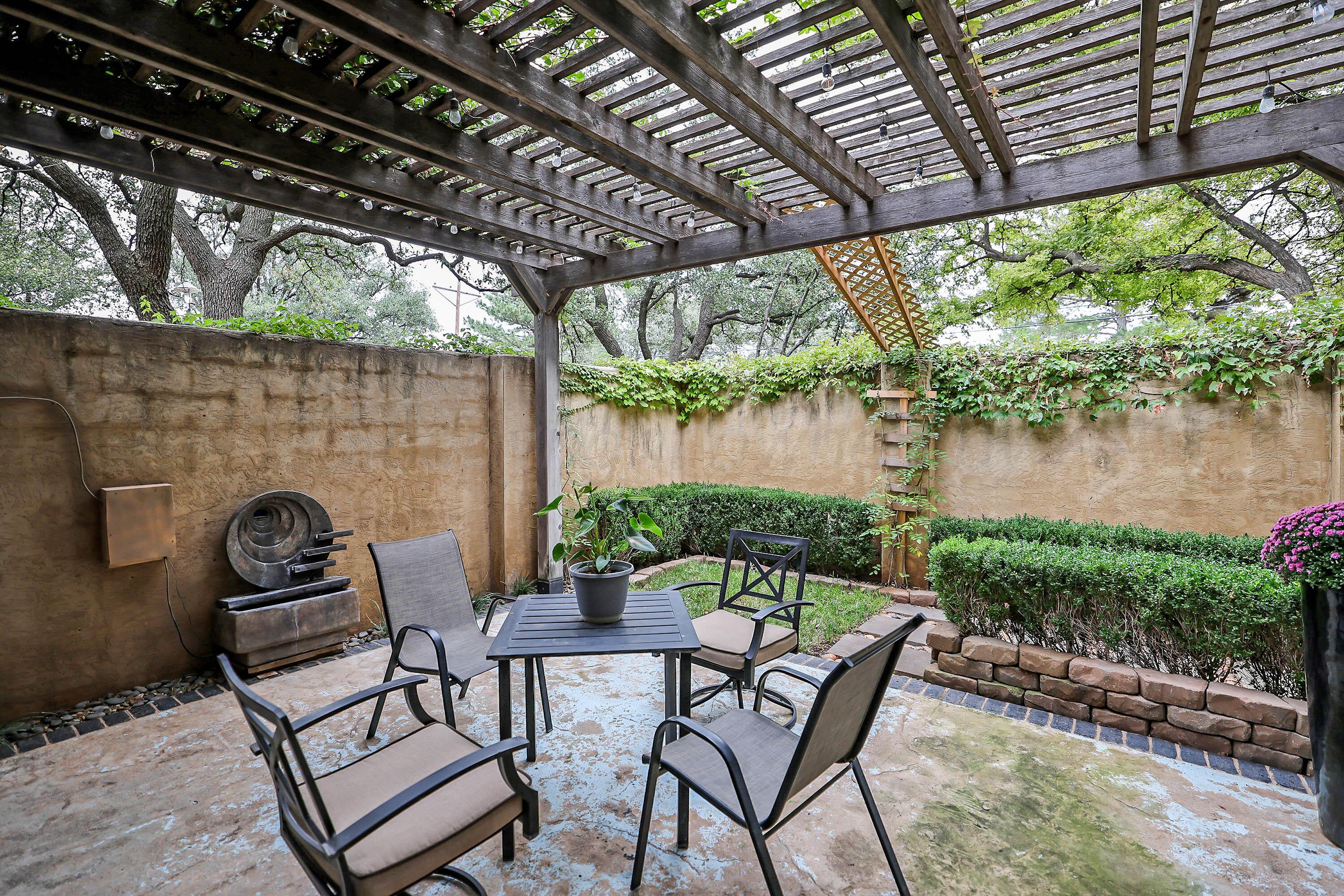 3 Woodstone Street Amarillo, TX 79106 - Photo 41 of 44 a patio with yard table and chairs