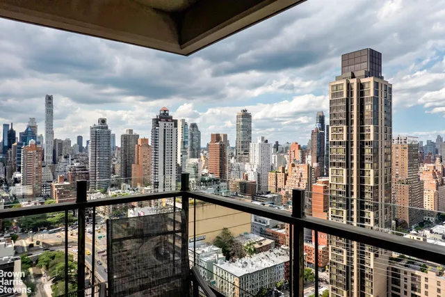 $2,850,000 | 425 East 58th Street, Unit 31A | Sutton Place