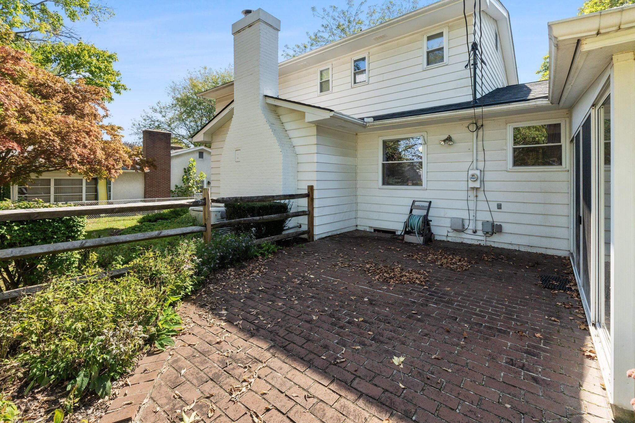 1060 Woodmere Road Columbus, OH 43220 - Photo 18 of 94 1060 Woodmere (Exterior)-14