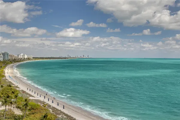 $2,590,000 | 1111 Crandon Boulevard, Unit B807, Key Biscayne, FL 33149