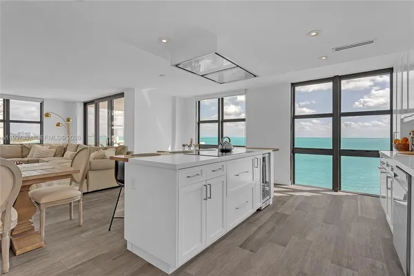$2,590,000 | 1111 Crandon Boulevard, Unit B807, Key Biscayne, FL 33149