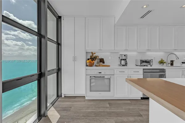 $2,590,000 | 1111 Crandon Boulevard, Unit B807, Key Biscayne, FL 33149