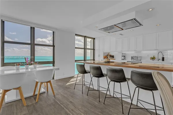 $2,590,000 | 1111 Crandon Boulevard, Unit B807, Key Biscayne, FL 33149