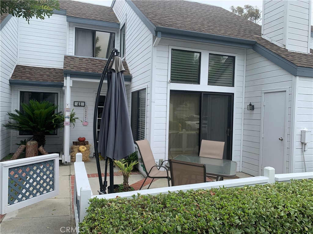 41 Fallingstar, Unit 28 Irvine, CA 92614 - Photo 4 of 34
