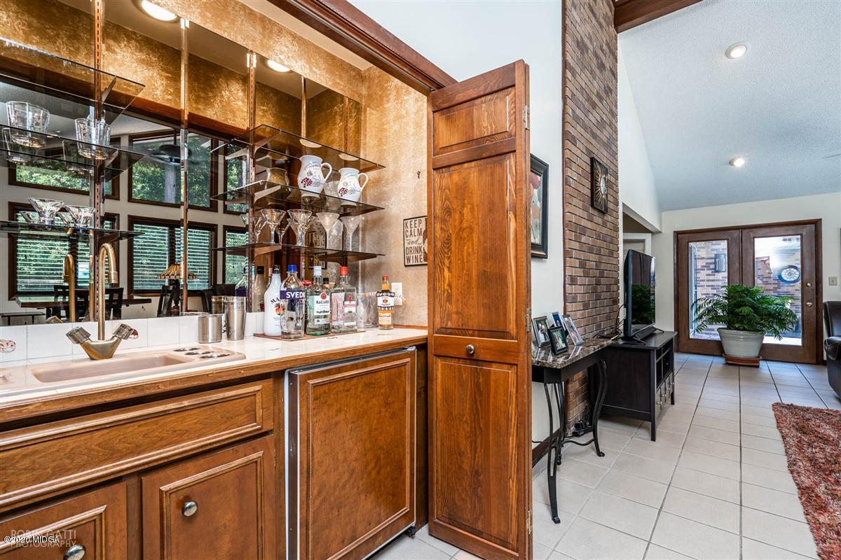 1225 Bass Road Macon, GA 31210 - Photo 9 of 58 27-DSC04952