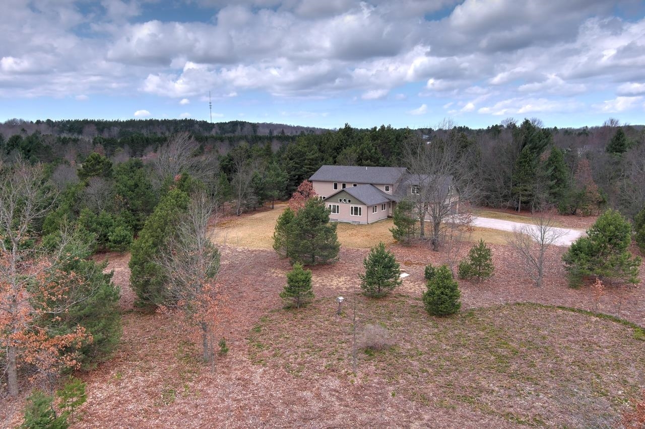 11222 Nichols Road Interlochen, MI 49643 - Photo 15 of 76 1898929-14.JPG