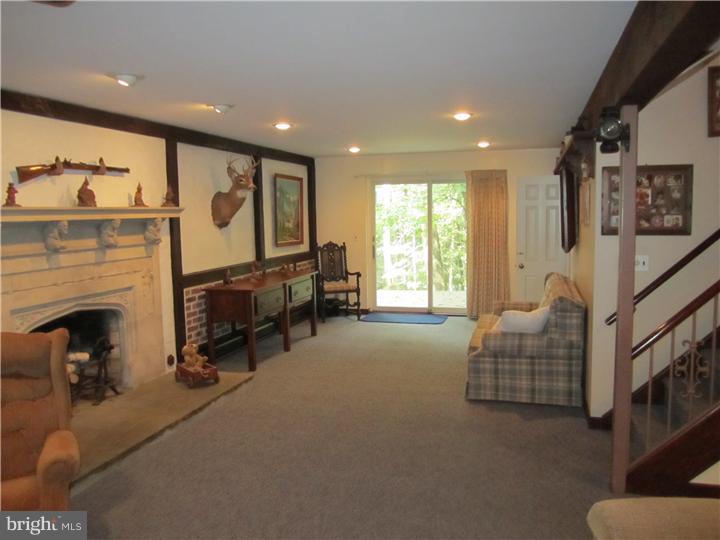 28 Far View Road Chalfont, PA 18914 - Photo 16 of 18 Family Room