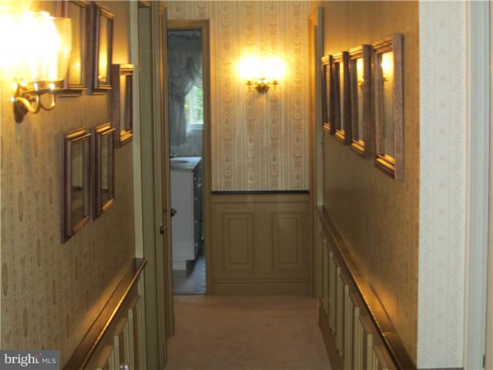 28 Far View Road Chalfont, PA 18914 - Photo 9 of 18 Hallway