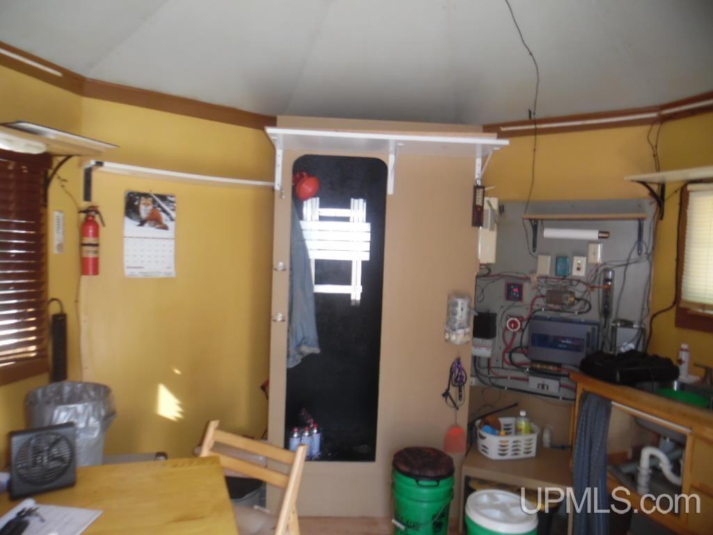 4518 12th Road Escanaba, MI 49829 - Photo 6 of 39