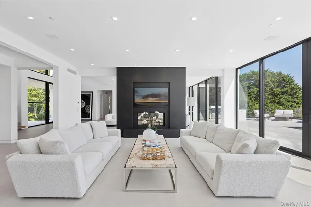 $17,495,000 | 99 Pointe Mecox Lane, Bridgehampton, NY 11976