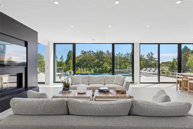 $17,495,000 | 99 Pointe Mecox Lane, Bridgehampton, NY 11976