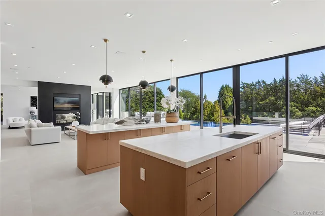 $17,495,000 | 99 Pointe Mecox Lane, Bridgehampton, NY 11976