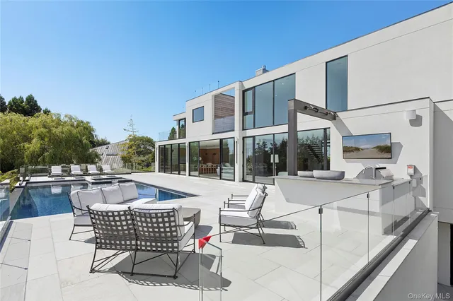 $17,495,000 | 99 Pointe Mecox Lane, Bridgehampton, NY 11976