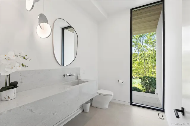 $17,495,000 | 99 Pointe Mecox Lane, Bridgehampton, NY 11976