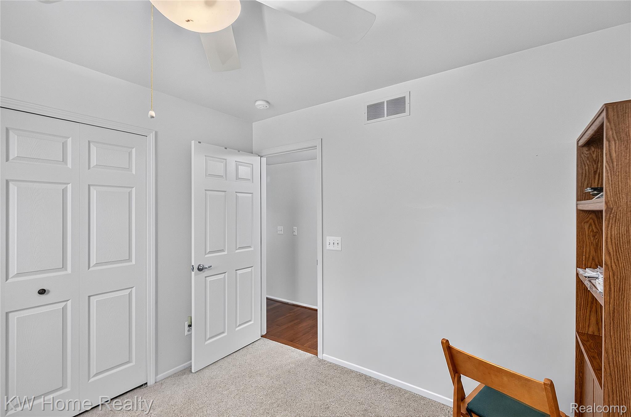 3216 High Pointe Ridge Road Lake Orion, MI 48359 - Photo 18 of 24 Bedroom #2 has a generous size bifold door closet