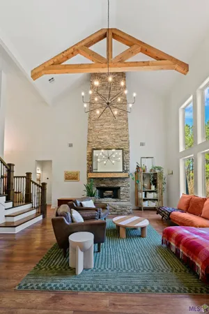 $1,190,000 | 7596 Tunica Trace, St. Francisville, LA 70775