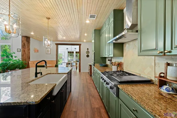 $1,190,000 | 7596 Tunica Trace, St. Francisville, LA 70775