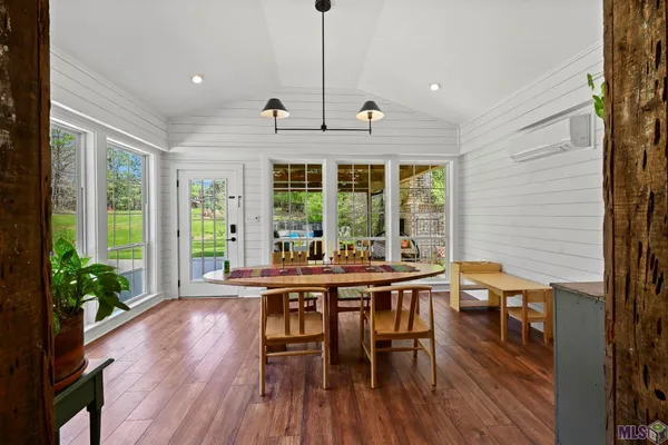 $1,190,000 | 7596 Tunica Trace, St. Francisville, LA 70775