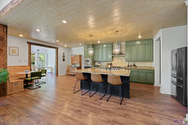 $1,190,000 | 7596 Tunica Trace, St. Francisville, LA 70775