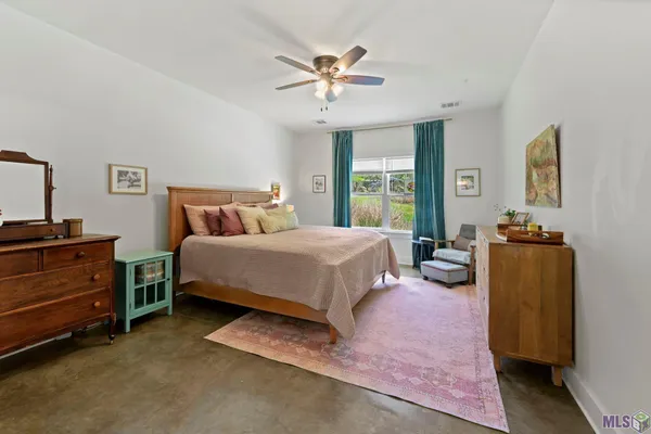 $1,190,000 | 7596 Tunica Trace, St. Francisville, LA 70775