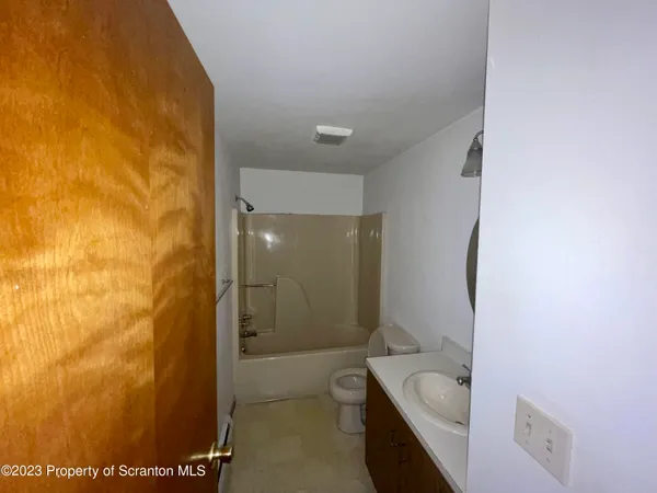 $1,150 | 113 Frank Street, Unit 4, Dunmore, PA 18512