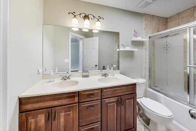 $729,000 | 5205 Notting Hill Road, Gurnee, IL 60031