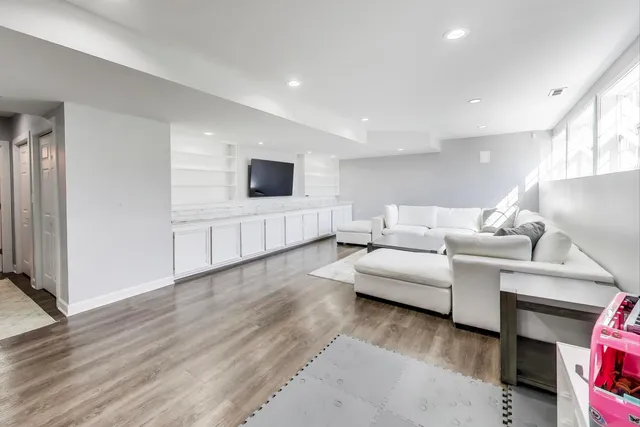 $729,000 | 5205 Notting Hill Road, Gurnee, IL 60031