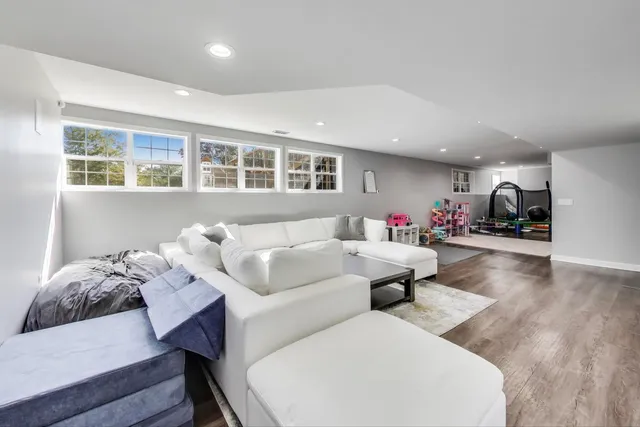 $729,000 | 5205 Notting Hill Road, Gurnee, IL 60031