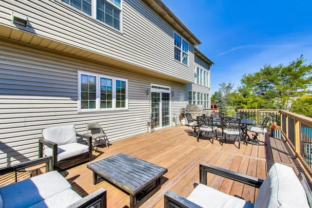 $729,000 | 5205 Notting Hill Road, Gurnee, IL 60031