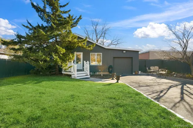 $689,000 | 9 Lynch Street, Huntington Station, NY 11746