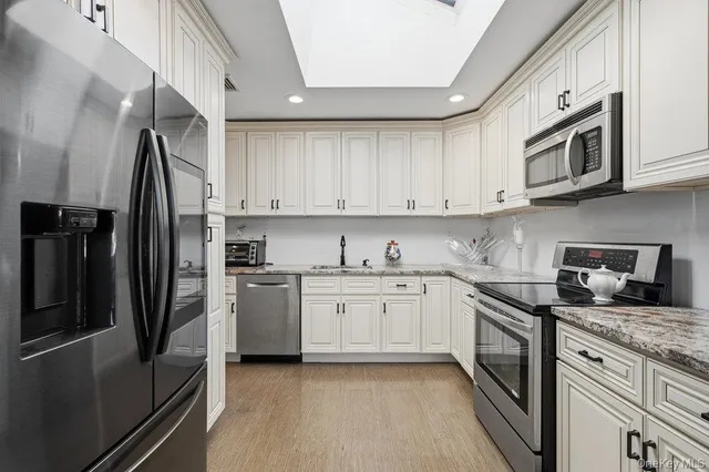 $689,000 | 9 Lynch Street, Huntington Station, NY 11746