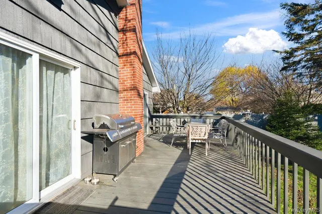 $689,000 | 9 Lynch Street, Huntington Station, NY 11746