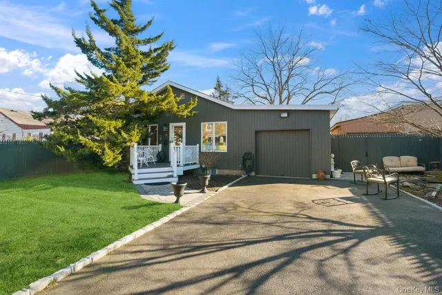 $689,000 | 9 Lynch Street, Huntington Station, NY 11746