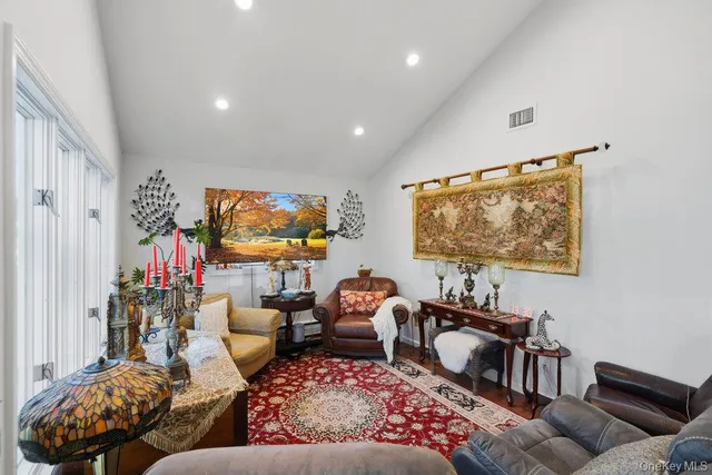 $689,000 | 9 Lynch Street, Huntington Station, NY 11746