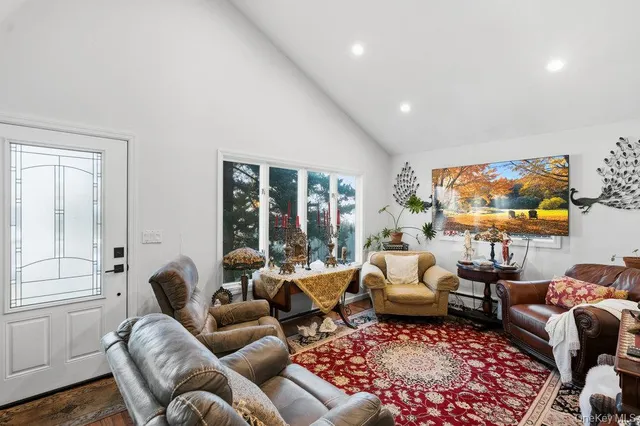 $689,000 | 9 Lynch Street, Huntington Station, NY 11746