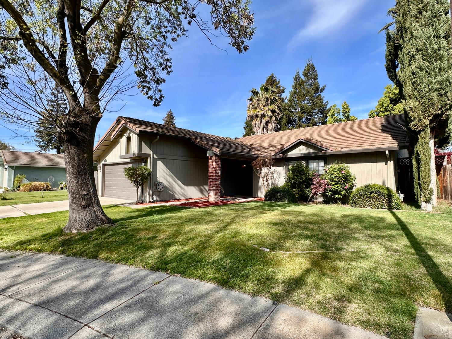 2915 Raintree Court Stockton, CA 95219 - Photo 2 of 23