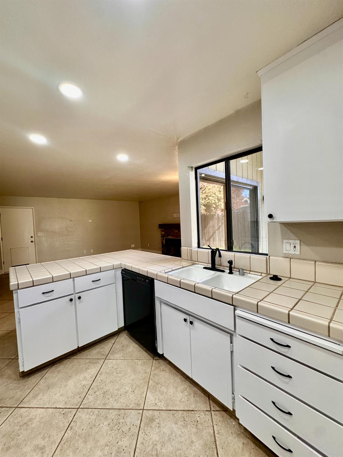 2915 Raintree Court Stockton, CA 95219 - Photo 7 of 23