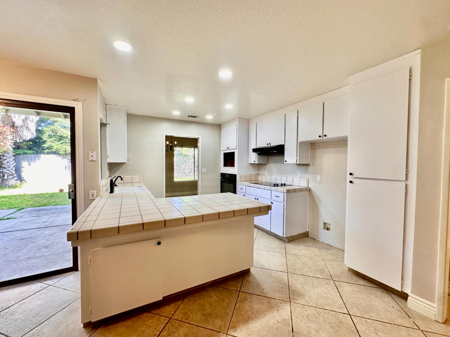 2915 Raintree Court Stockton, CA 95219 - Photo 9 of 23