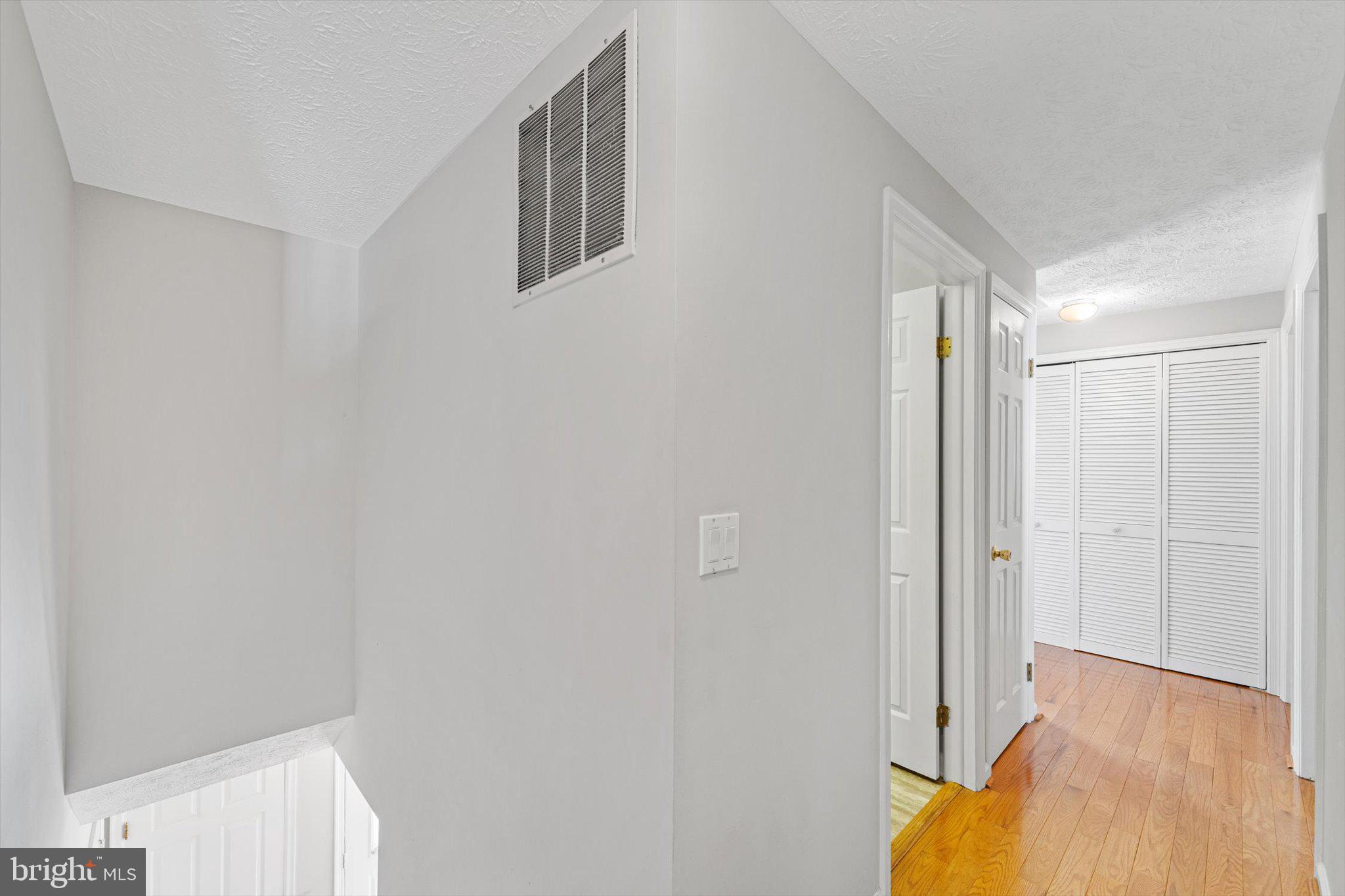 10461 Brackets Ford Circle Manassas, VA 20110 - Photo 19 of 52 Upper Hall with LVP