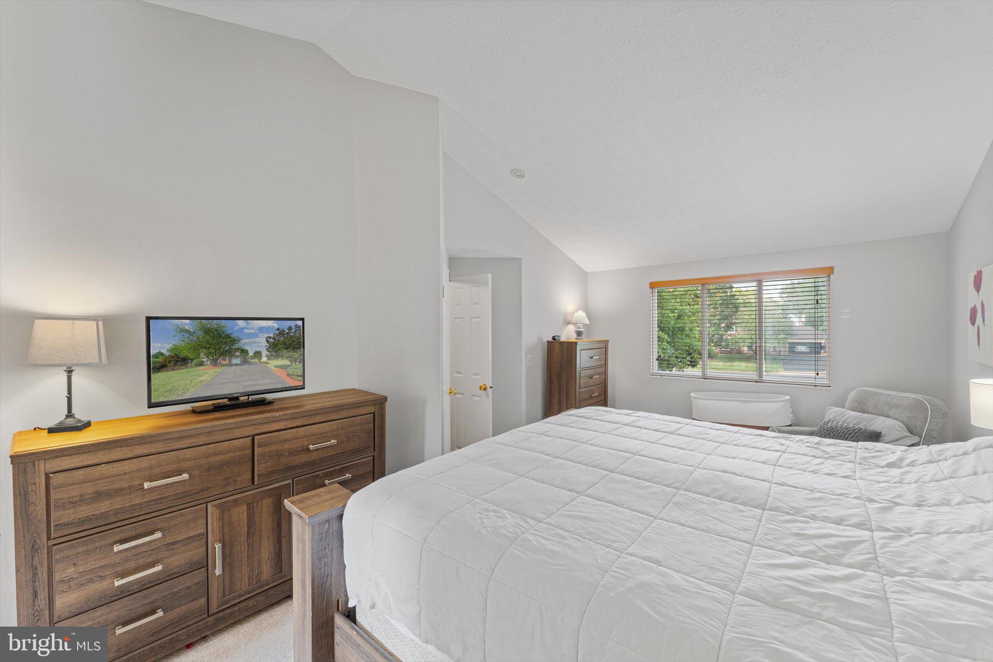 10461 Brackets Ford Circle Manassas, VA 20110 - Photo 23 of 52 Primary Bedroom